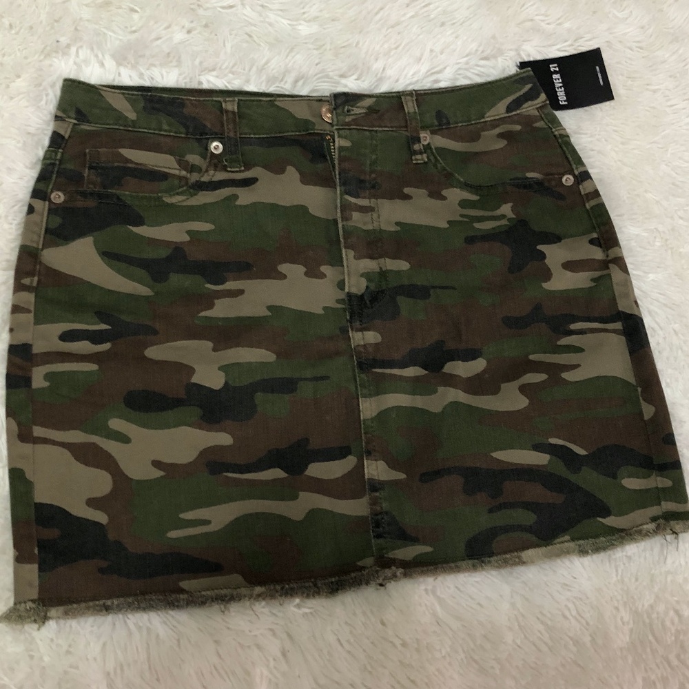 Forever 21 size M Camo Skirt